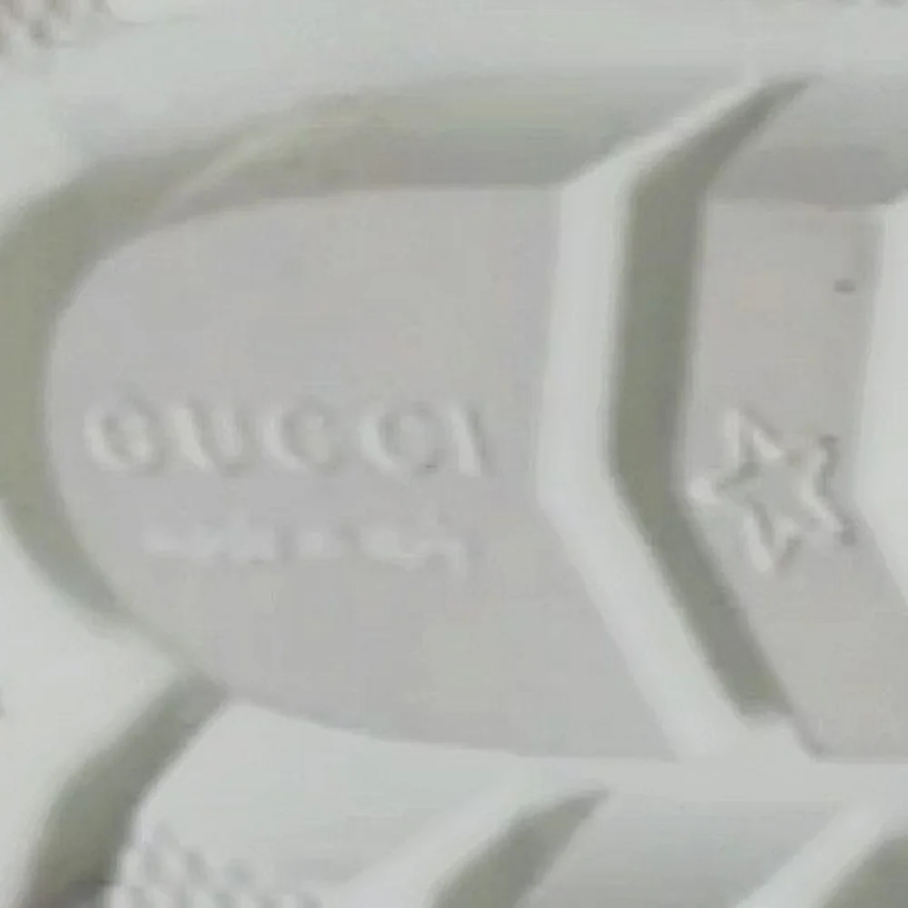 Nwb-Gucci matelasse leather Chelsea pull on ankle boots - Picture 7 of 8